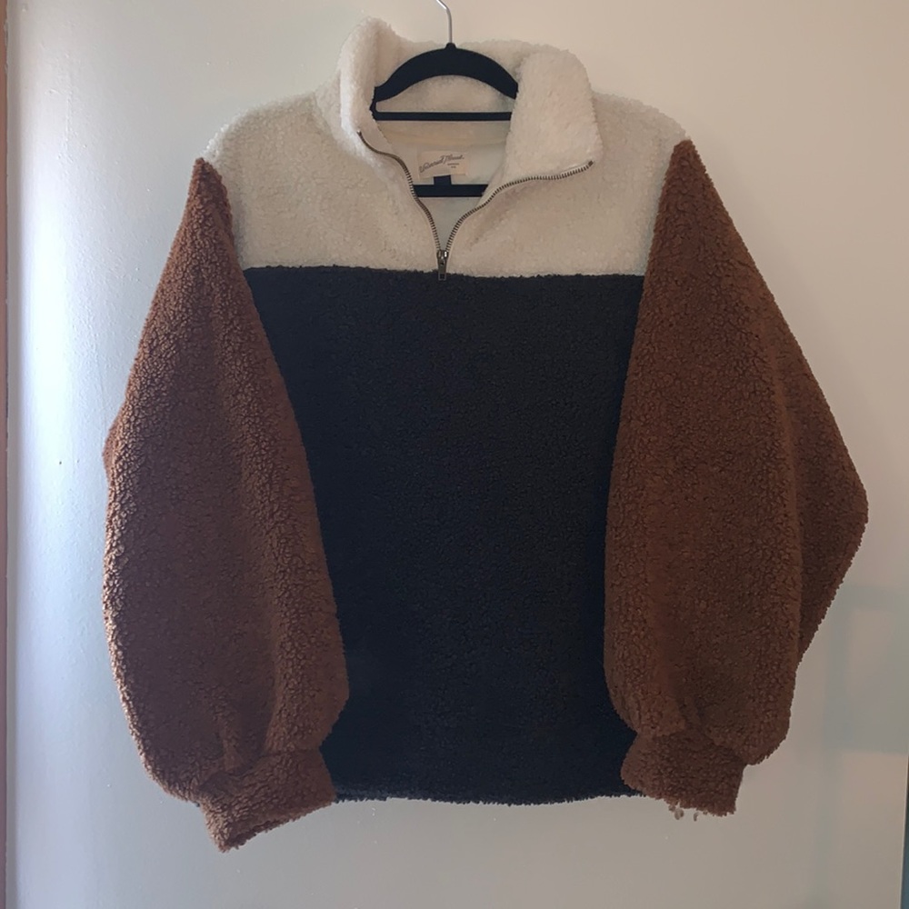 Universal threads Teddy half zip!